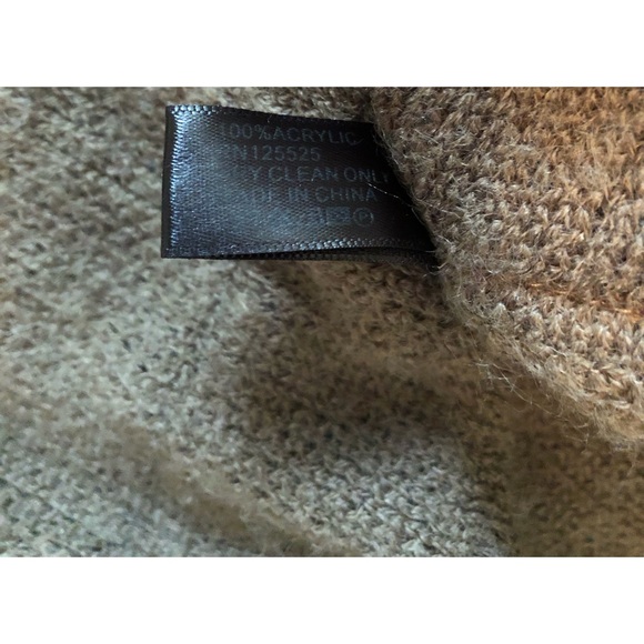 Lightweight knit ponch - Picture 8 of 8